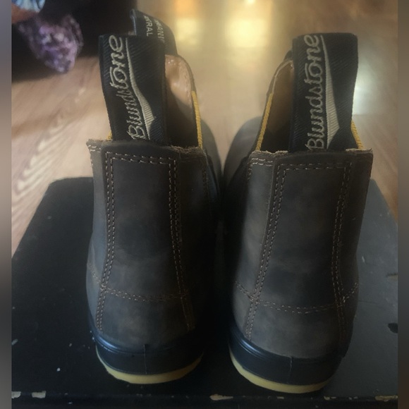 Brand New Rustic Brown Blundstone Boots Brand New US 7.5-8 AU/UK 5 1/2. - Picture 2 of 6